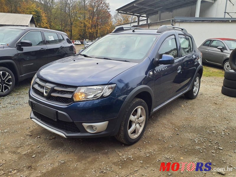 2016' Dacia Sandero photo #2