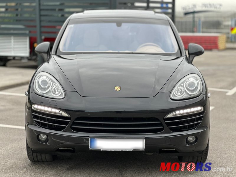 2011' Porsche Cayenne 3,0 V6 Tdi photo #3