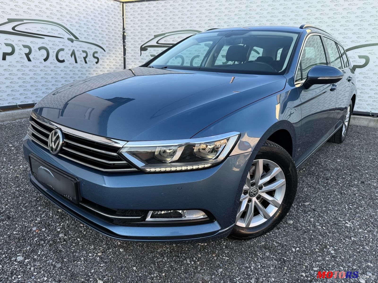 2015' Volkswagen Passat Variant photo #2