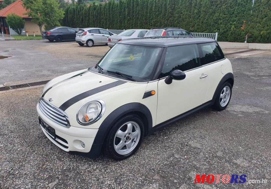 2009' MINI Cooper Cooper D photo #1
