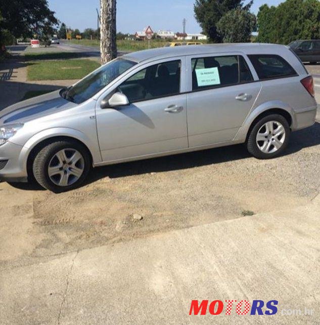 2010' Opel Astra Karavan photo #1