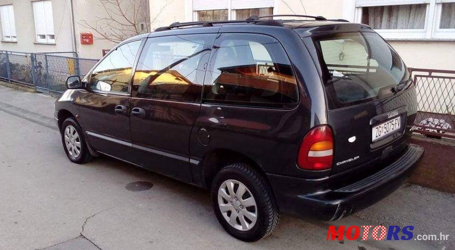 2000' Chrysler Grand Voyager 2,5 Td Se photo #1