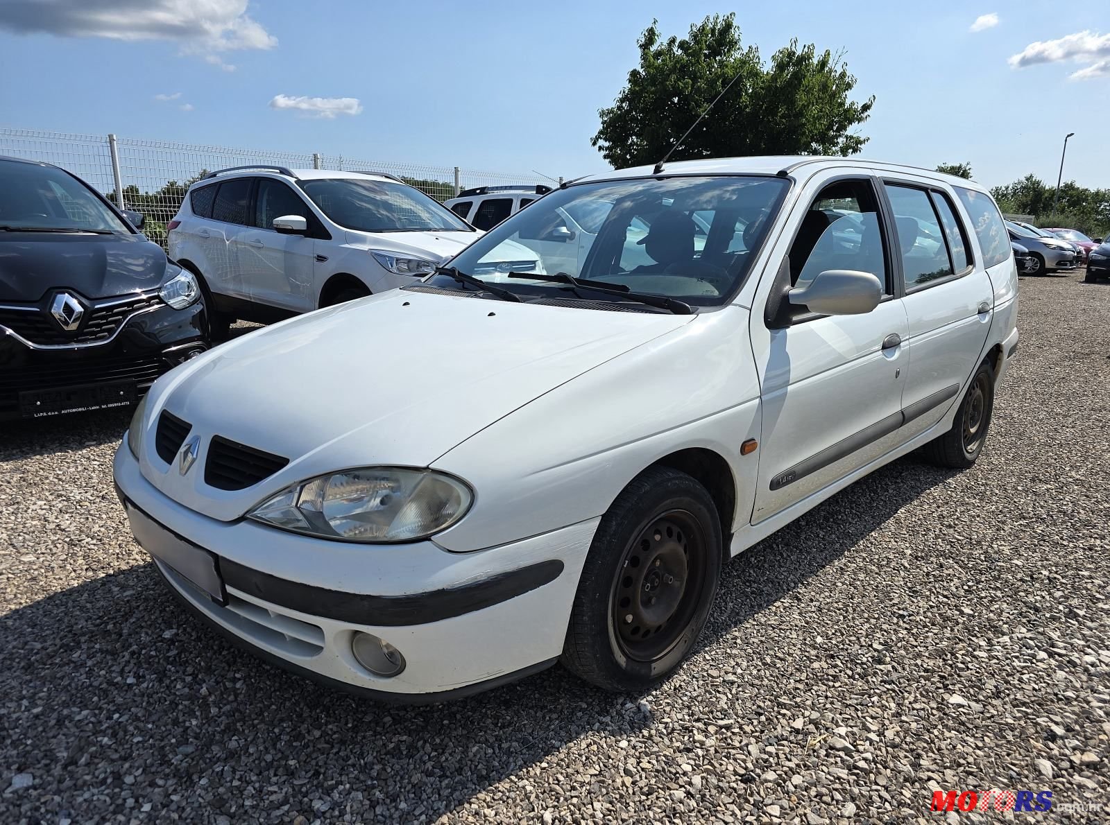 2001' Renault Megane Break photo #1