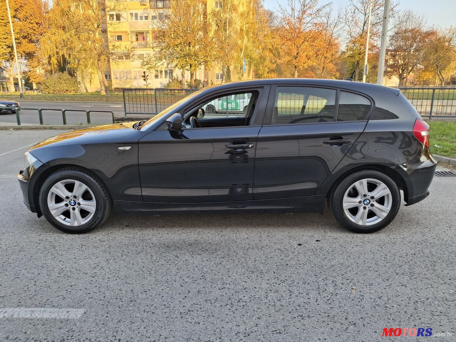 2010' BMW Serija 1 120D photo #5