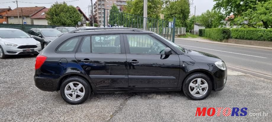 2009' Skoda Fabia Combi photo #6