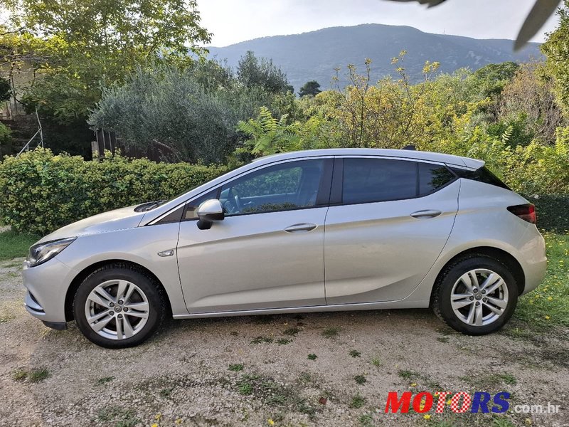 2018' Opel Astra 1.6 Cdti photo #3