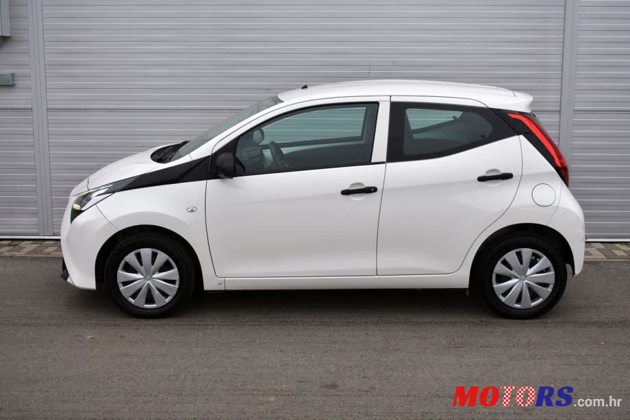 2019' Toyota Aygo X 1.0 photo #2