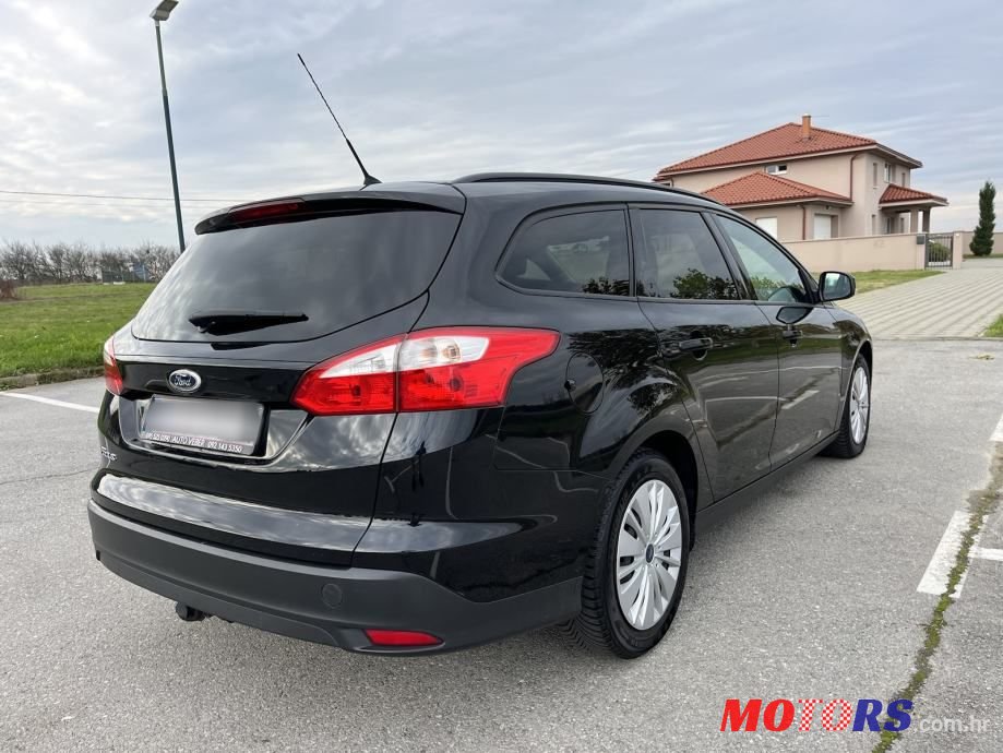 2011' Ford Focus Karavan photo #3