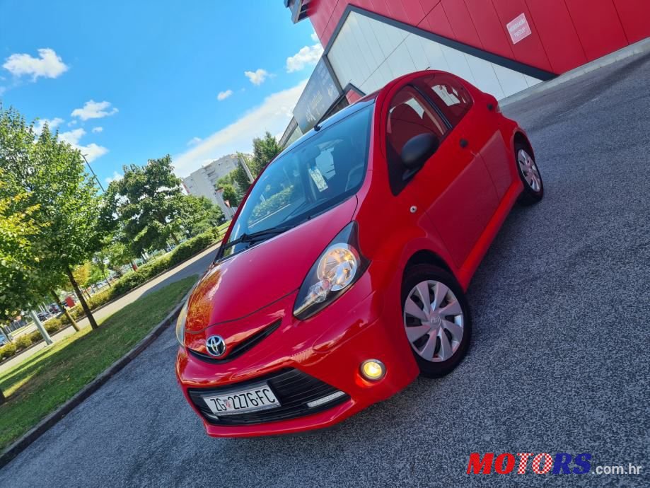 2013' Toyota Aygo photo #1