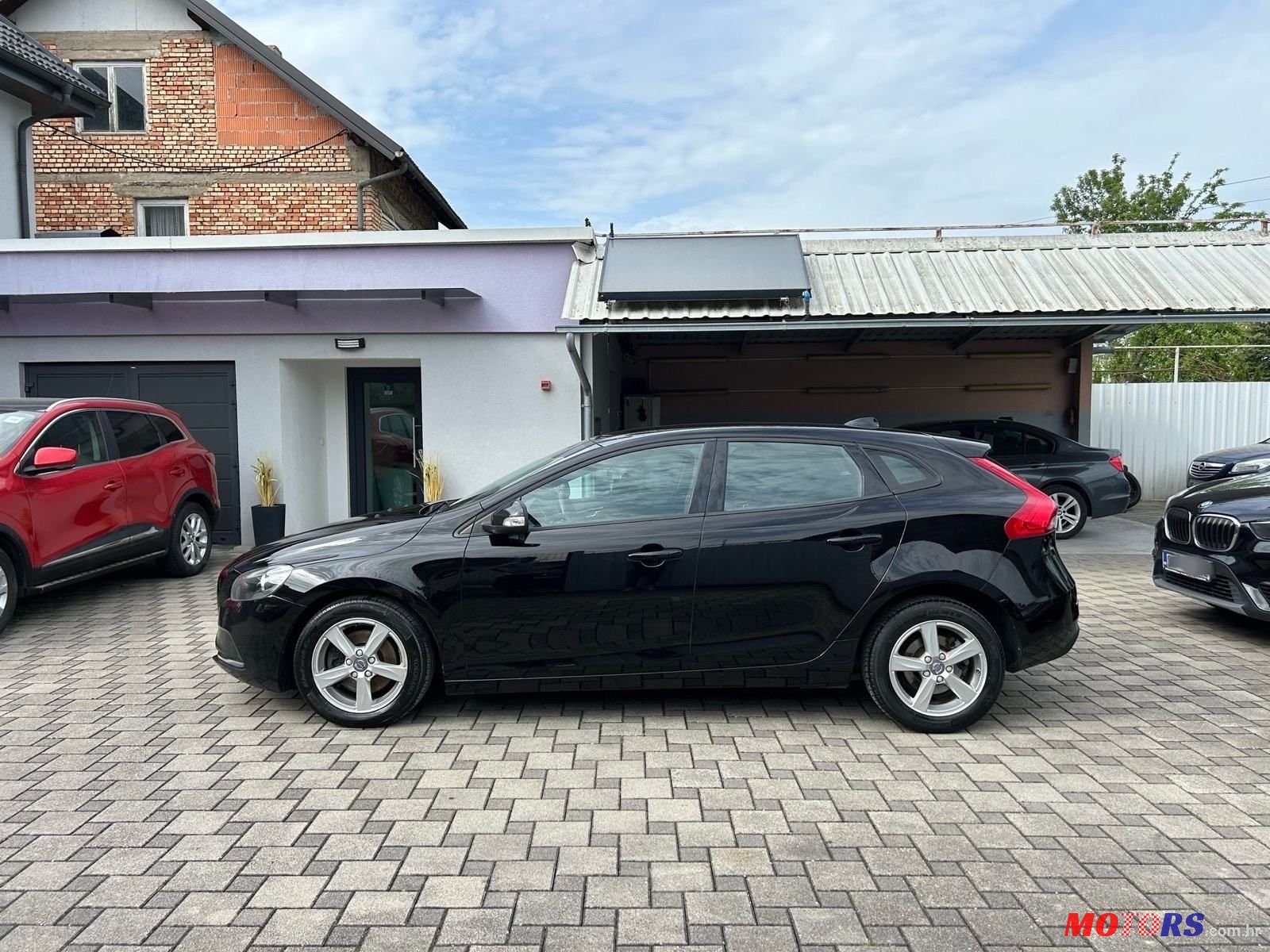 2015' Volvo V40 D2 photo #2