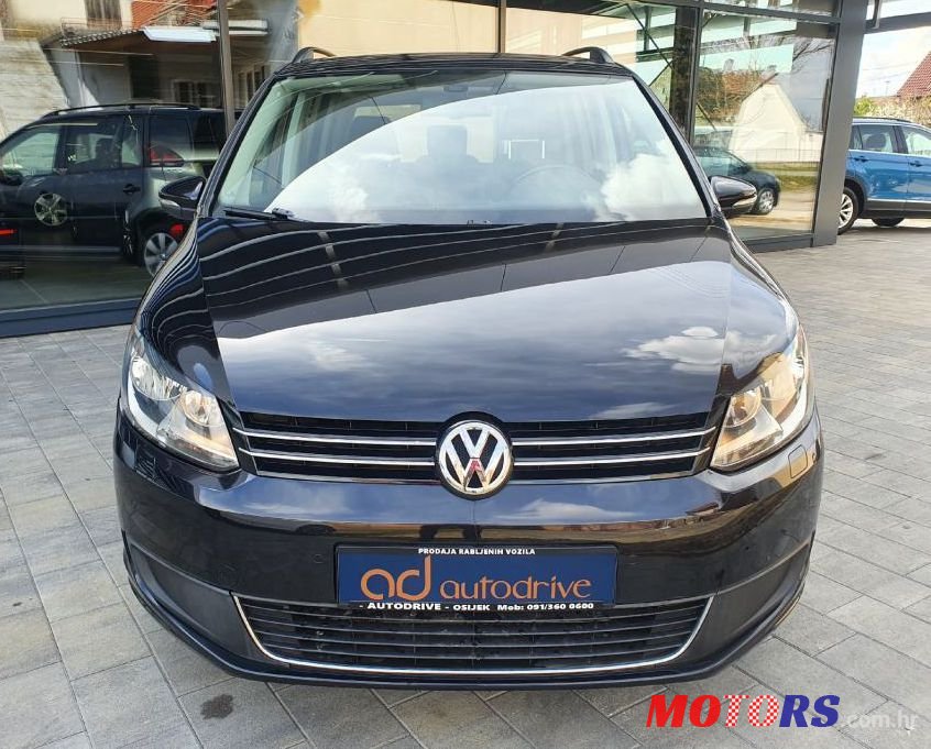 2011' Volkswagen Touran 1,6 Tdi photo #2
