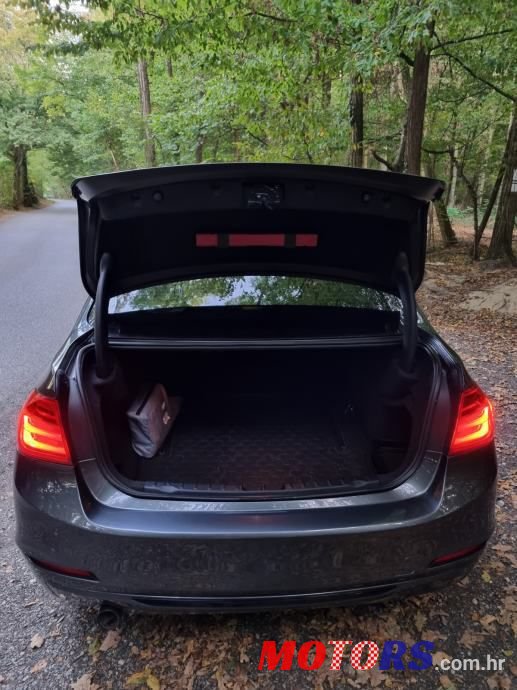 2013' BMW Serija 3 318D photo #5