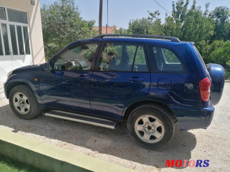 2002' Toyota RAV4 1.8 photo #2