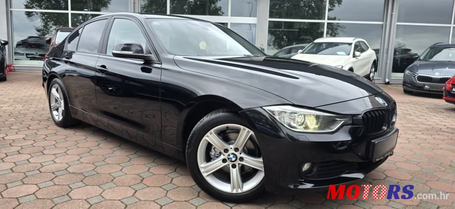 2013' BMW Serija 3 318D photo #4