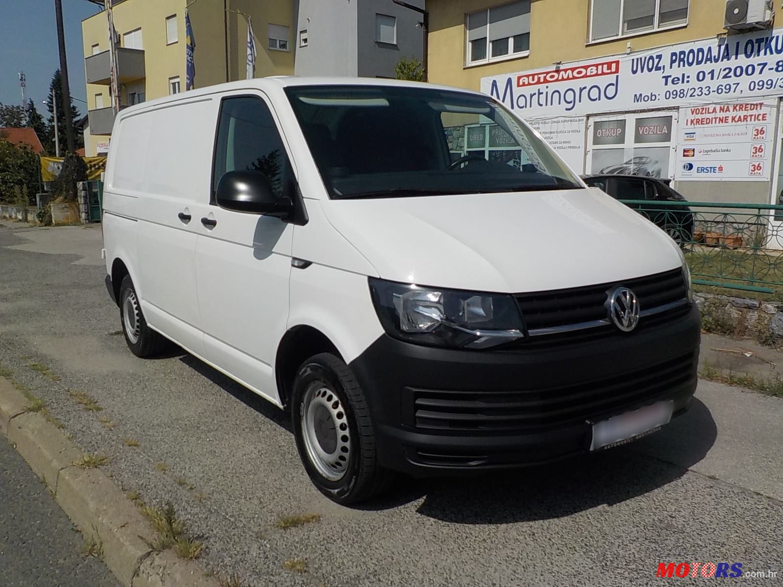 2018' Volkswagen Transporter photo #2
