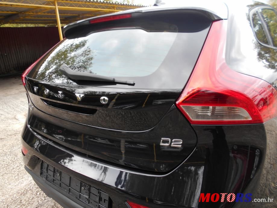 2015' Volvo V40 D2 Sport photo #5