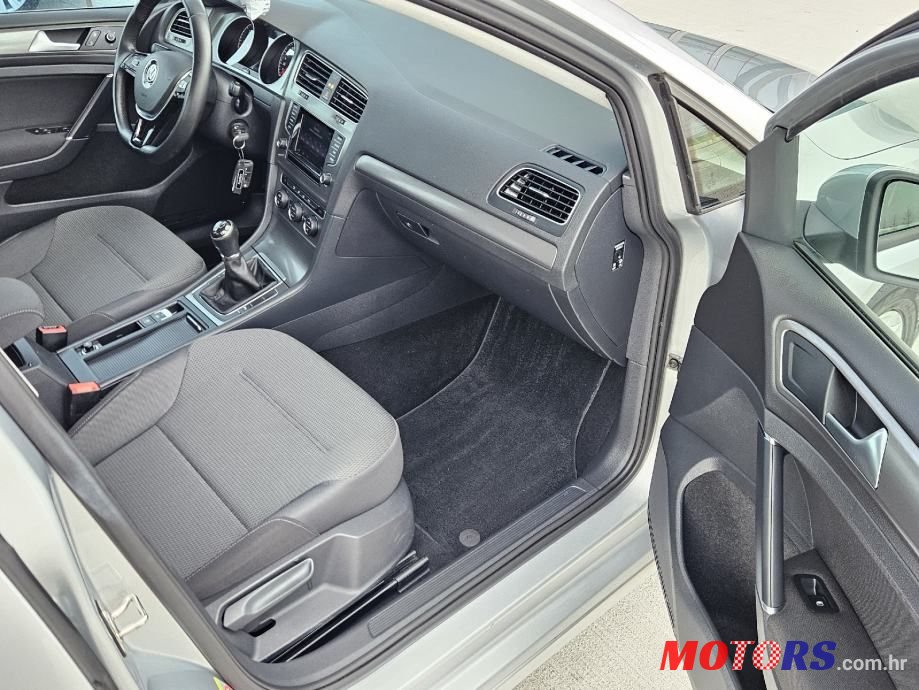 2013' Volkswagen Golf 7 1,6 Tdi Bmt photo #3
