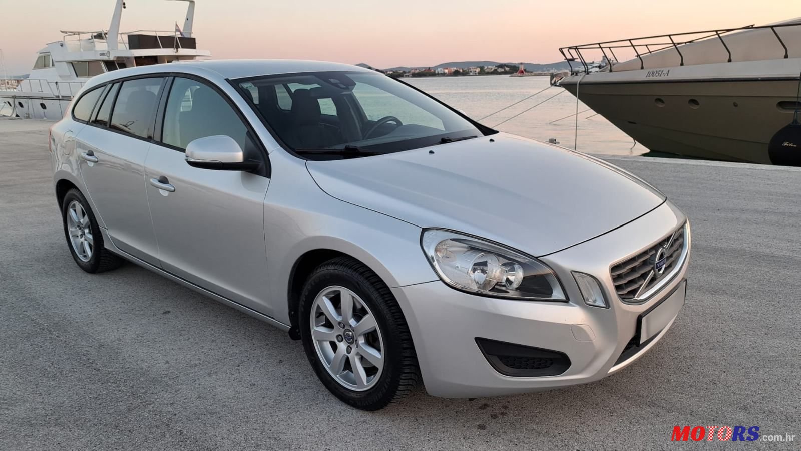 2013' Volvo V60 D2 photo #2