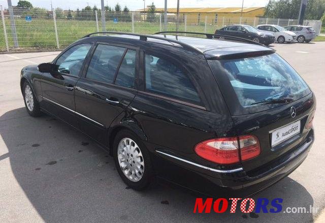 2004' Mercedes-Benz E-Class T-Model photo #2