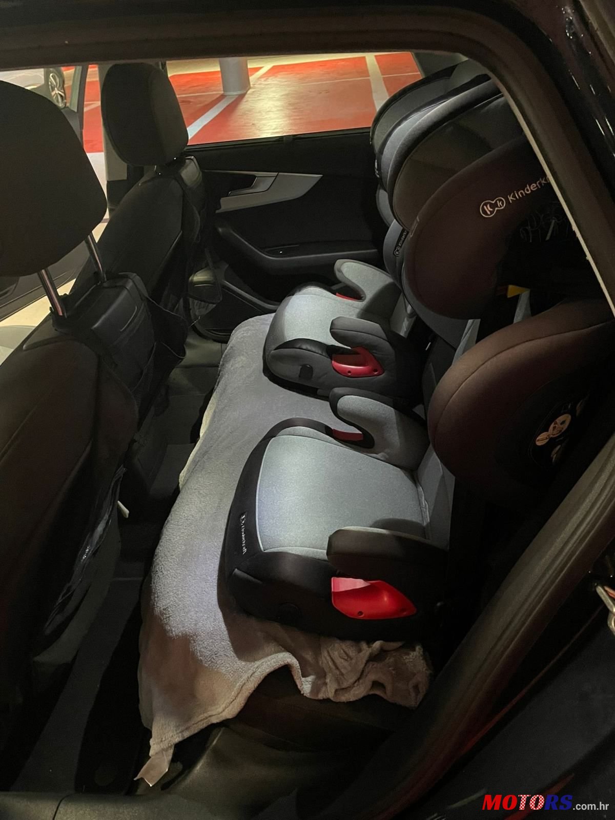 2016' Audi A4 Avant photo #4