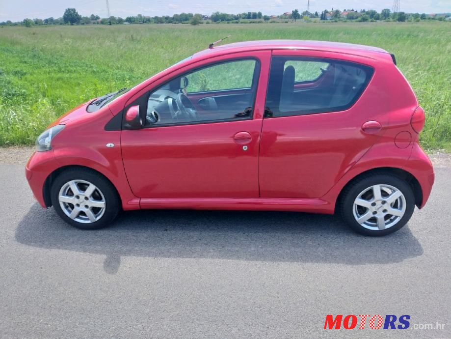 2006' Toyota Aygo photo #3