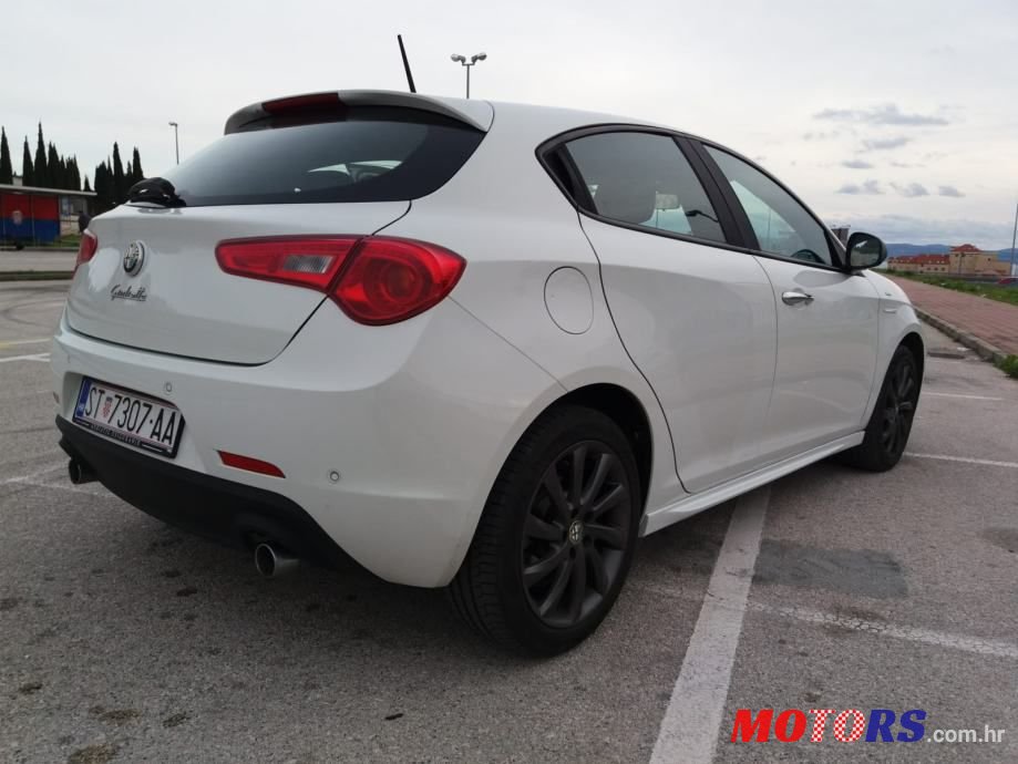 2014' Alfa Romeo Giulietta 2,0 photo #6