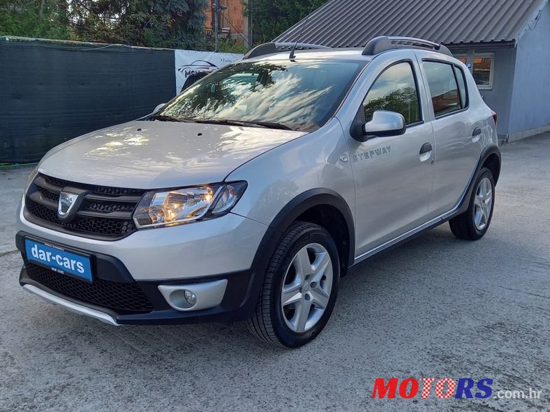 2014' Dacia Sandero photo #4