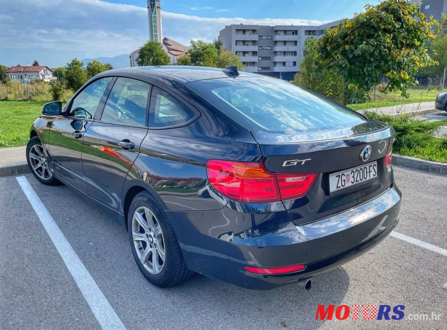 2013' BMW Serija 3 318D photo #3