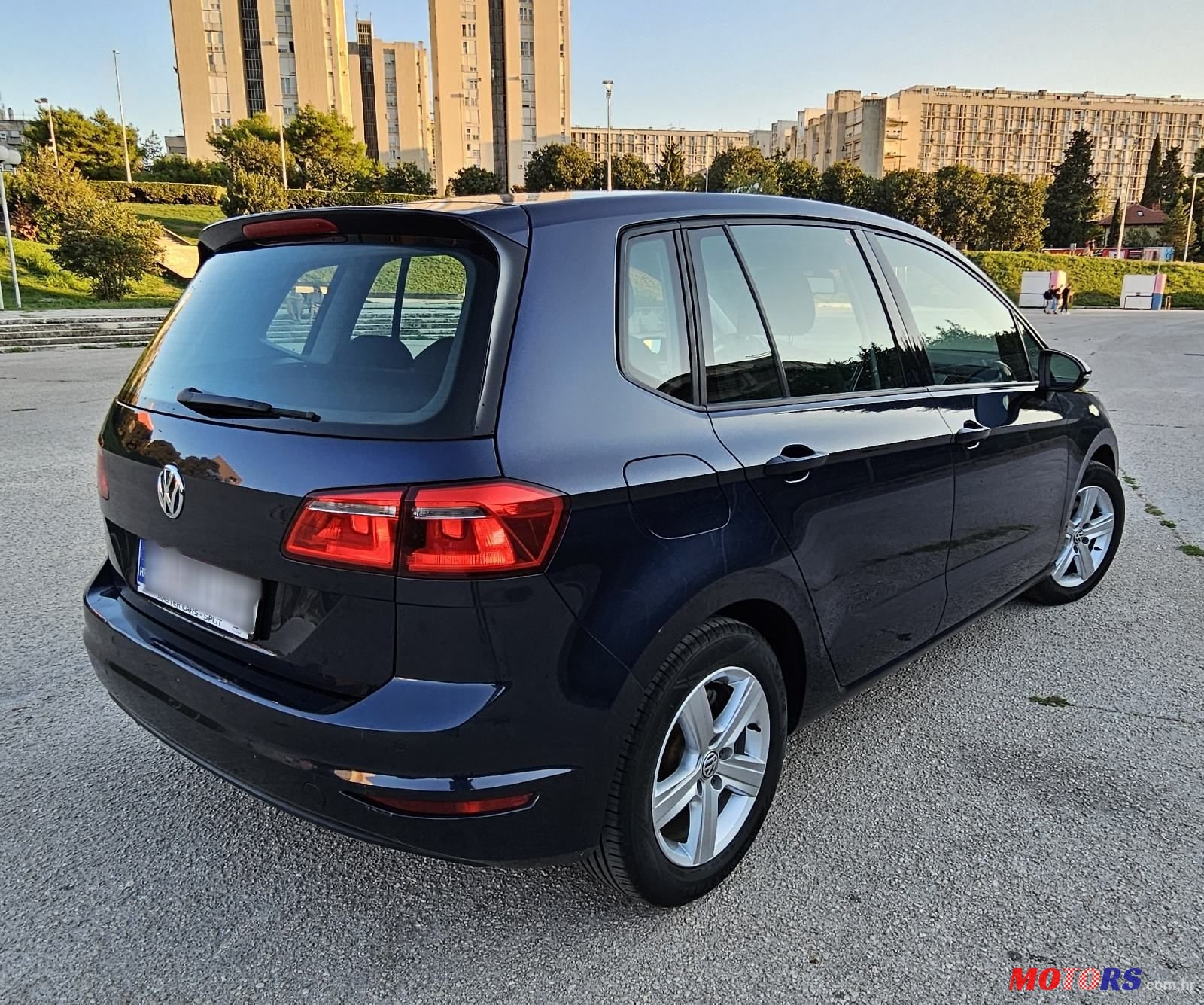 2015' Volkswagen Golf Sportsvan photo #3