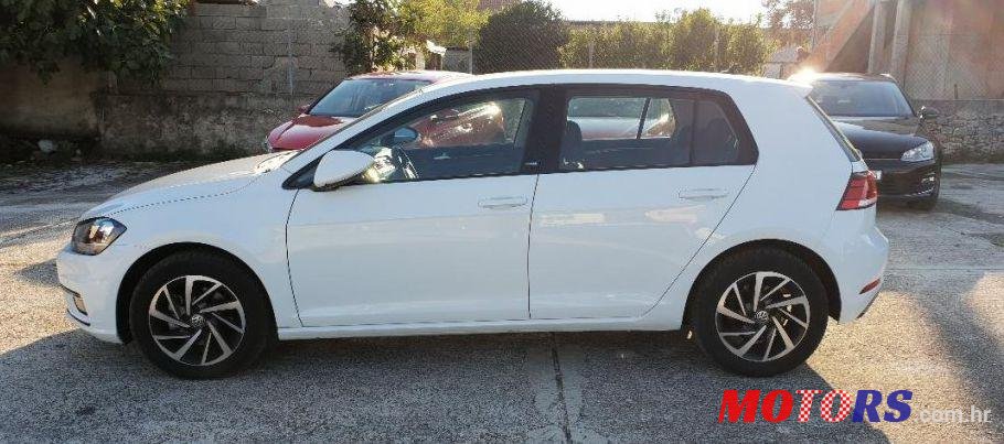 2017' Volkswagen Golf VII 1,6 Tdi Bmt Dsg photo #1