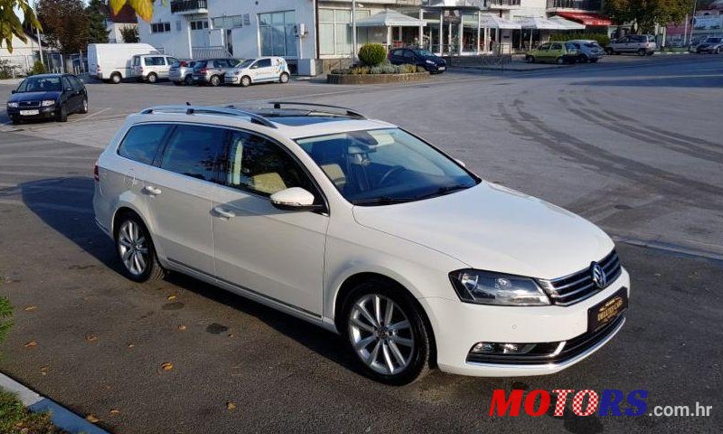 2012' Volkswagen Passat Variant 2,0 Tdi Bmt photo #1