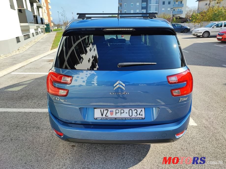 2016' Citroen C4 Grand Picasso photo #3