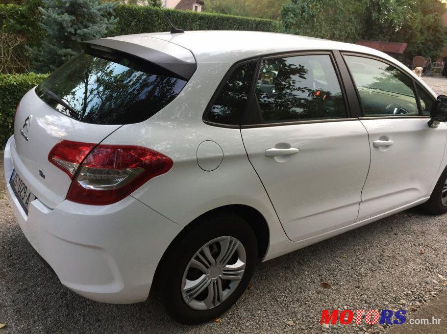 2011' Citroen C4 1,6 Hdi photo #2
