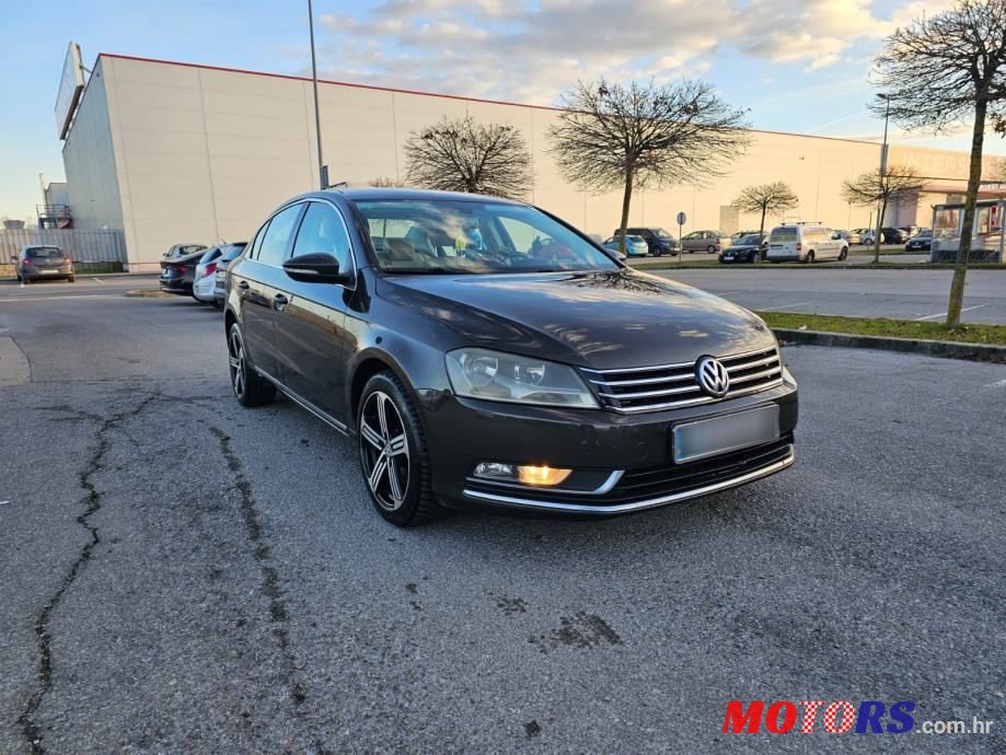 2012' Volkswagen Passat 1,6 Tdi photo #1