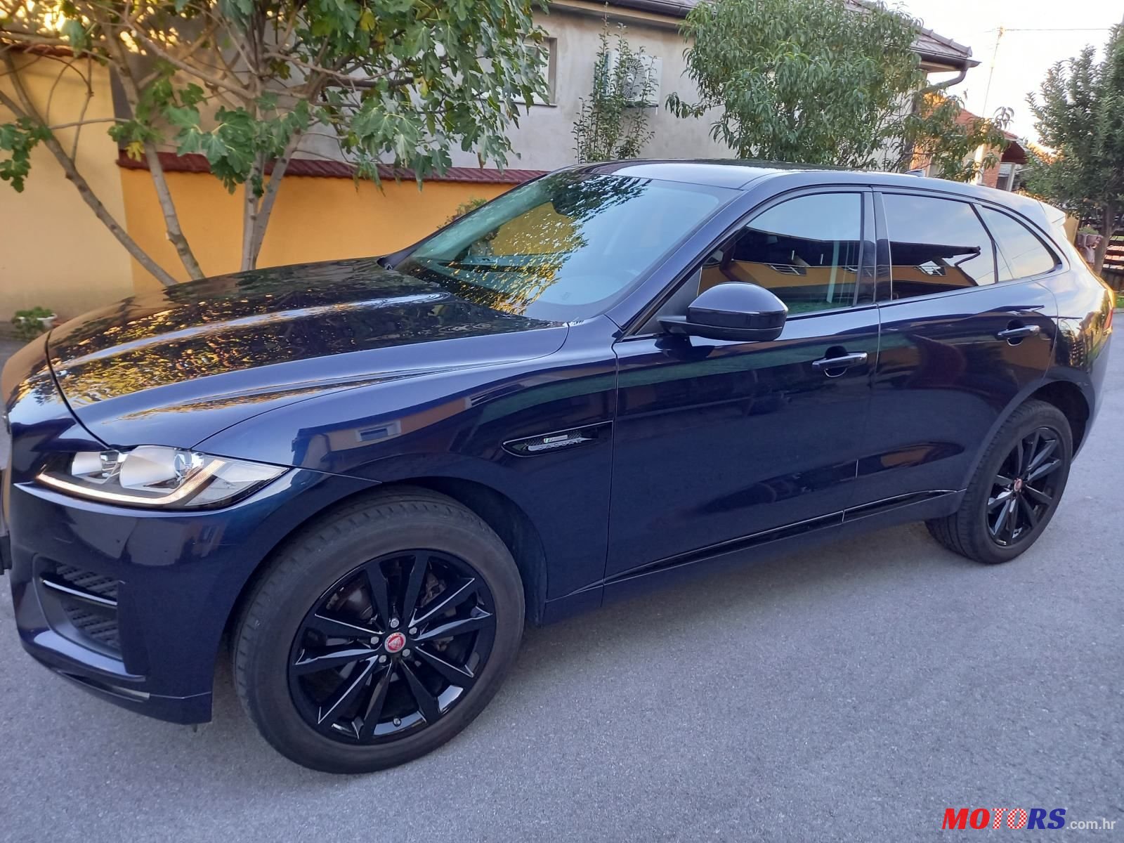 2016' Jaguar F-Pace 2.0 D photo #5