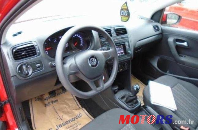 2016' Volkswagen Polo 1,0 photo #2