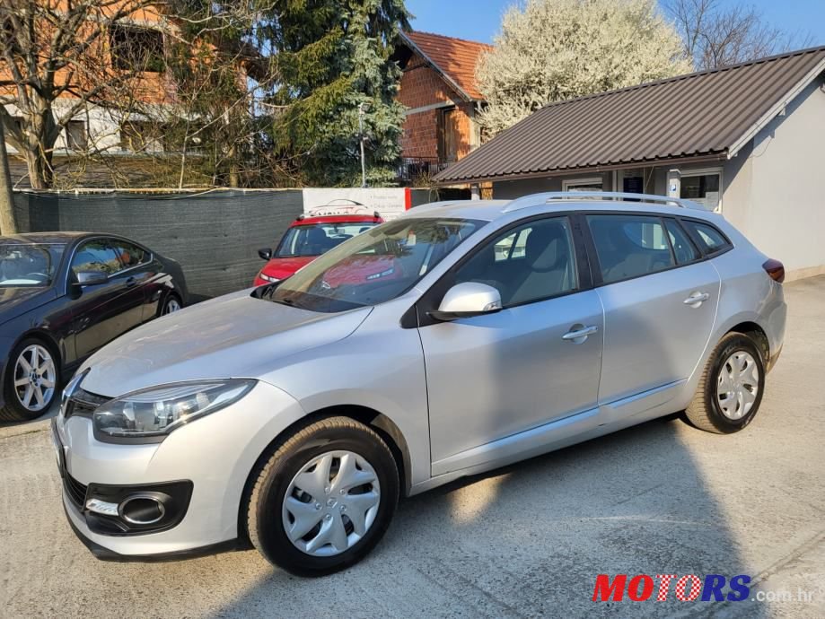 2014' Renault Megane Grandtour photo #3