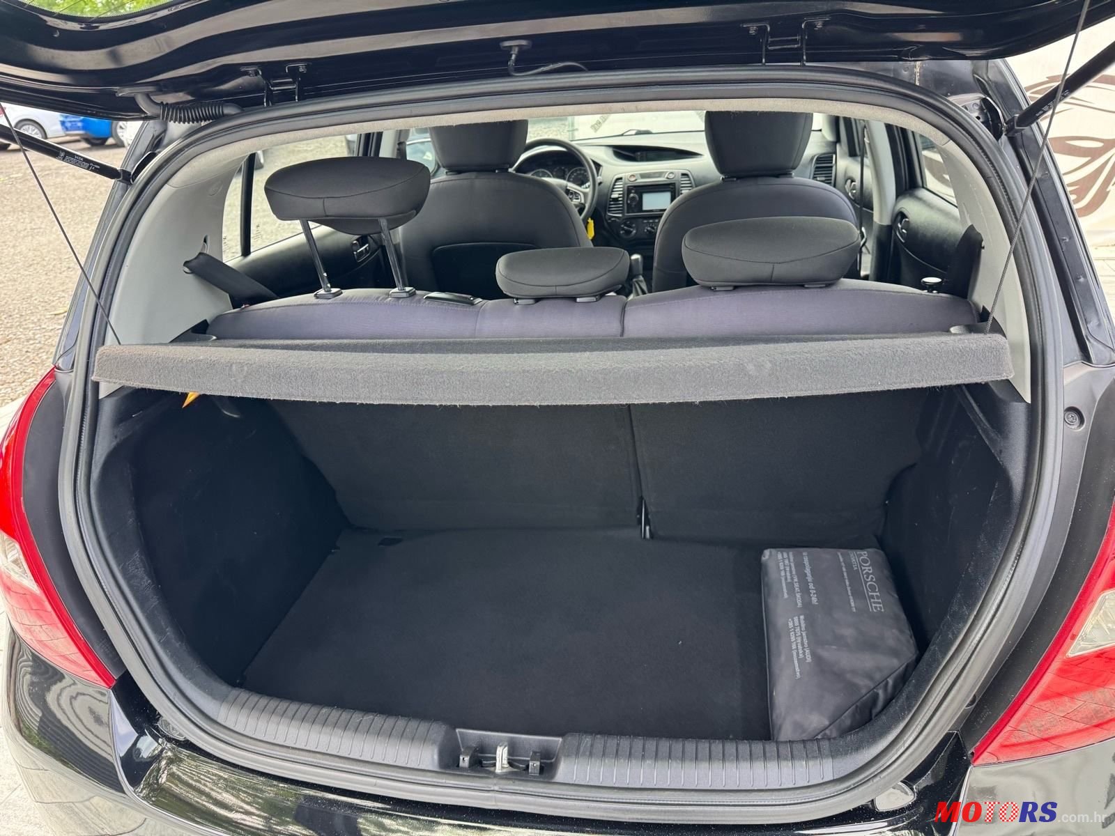 2010' Hyundai i20 1,4 Crdi photo #3