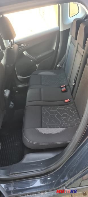 2017' Peugeot 2008 1,6 Bluehdi photo #4