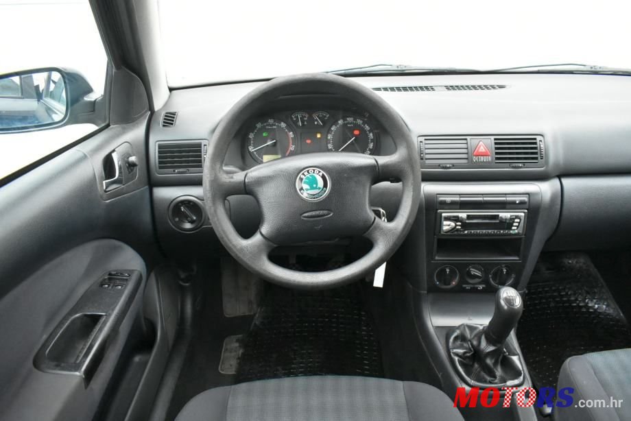 2007' Skoda Octavia 1.4 16V photo #4