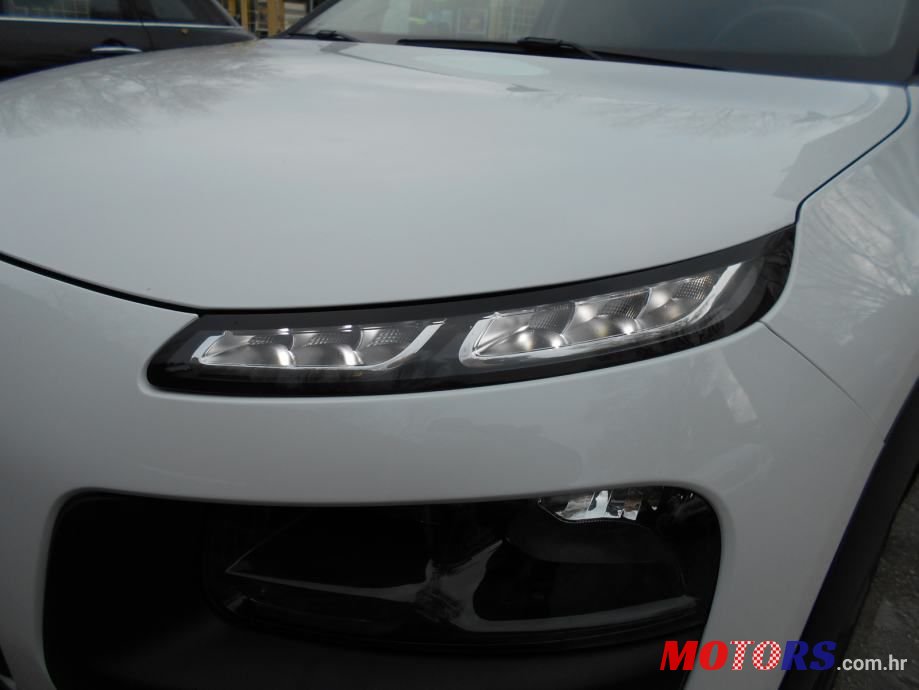 2016' Citroen C4 Cactus photo #3