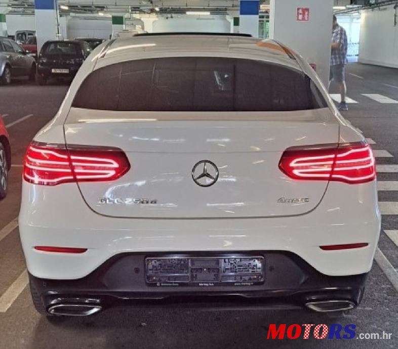 2017' Mercedes-Benz GLC Amg 250D 4 Matic photo #5