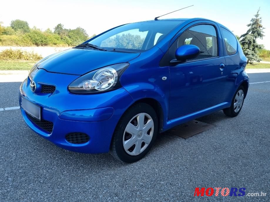 2011' Toyota Aygo photo #5