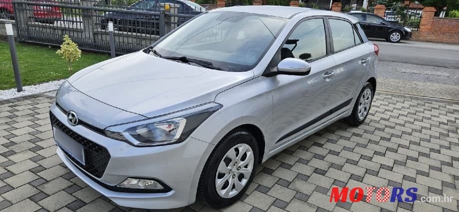 2016' Hyundai i20 1,2 5 photo #1