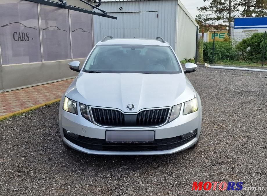 2020' Skoda Octavia Combi photo #2