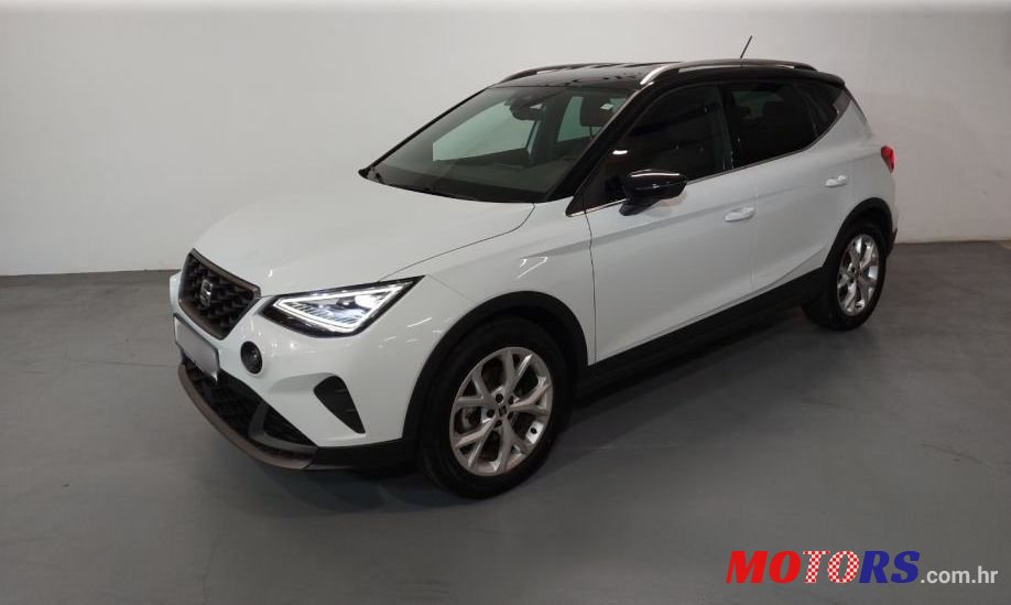 2022' SEAT Arona 1,0 Tsi photo #1