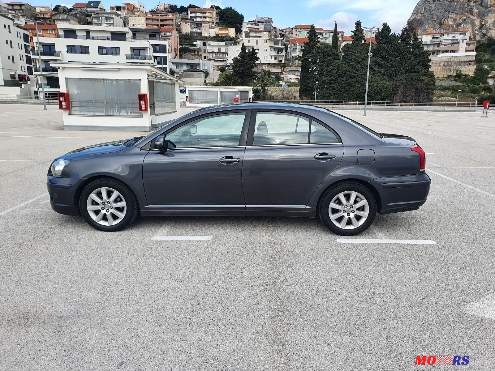 2003' Toyota Avensis 2,0 D-4D photo #5