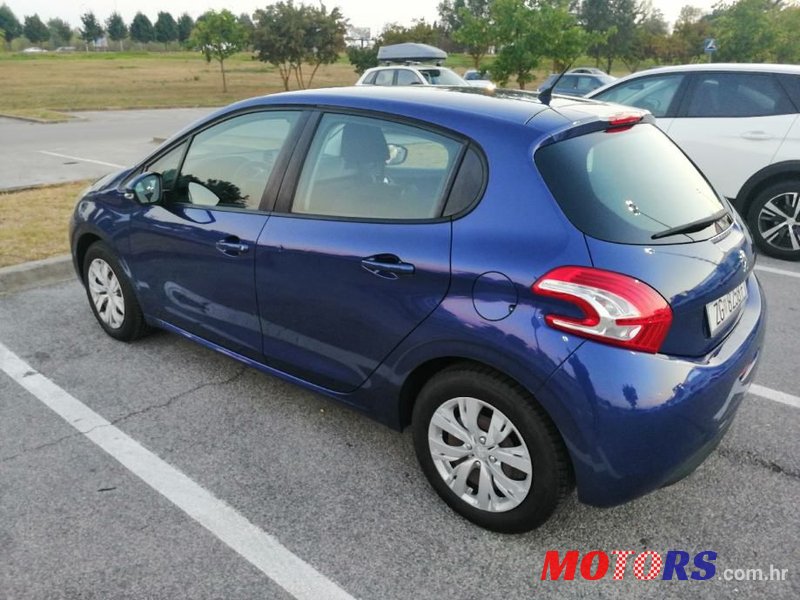 2012' Peugeot 208 1,2 Vti photo #5