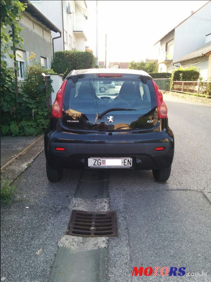 2006' Peugeot 107 1.0 12 V TRENDY photo #1