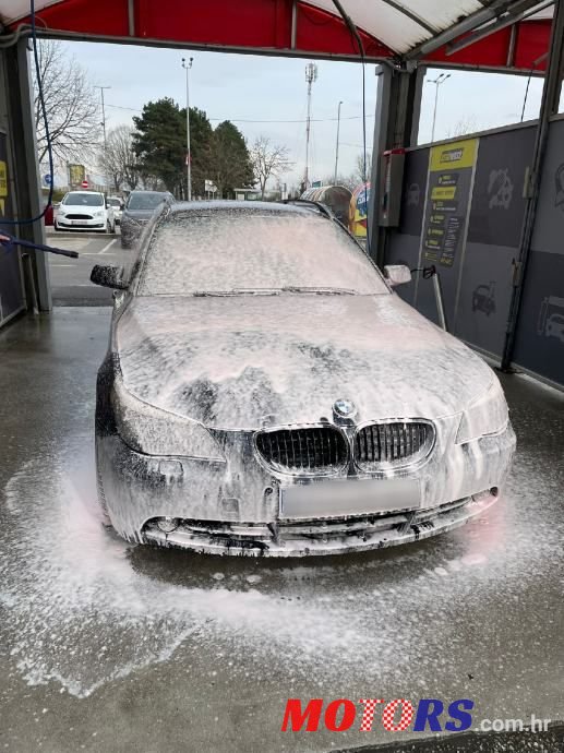 2004' BMW Serija 5 Touring photo #1